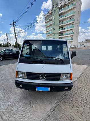 MERCEDES-BENZ 180 D 2.4 FURGÃO DIESEL 4P MANUAL